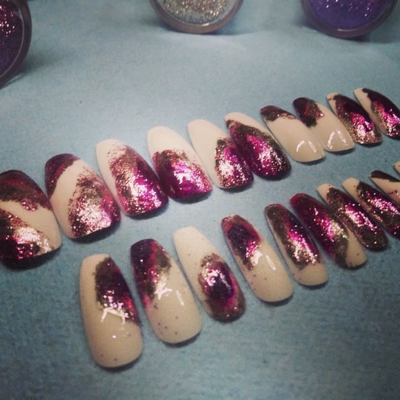 Press on Nails - Picture 2 of 3